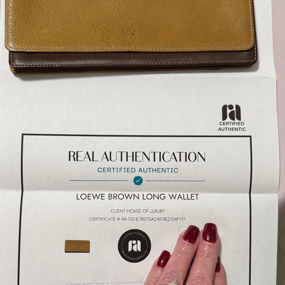 Loewe Camel Leather Long Wallet Complete Set COA - Picture 12 of 12